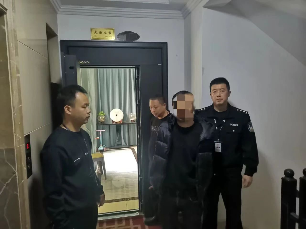 6个3开锁公司全副伪装仍被识别！双龙公安成功抓获一名撬锁盗窃嫌疑人